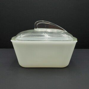 Glasbake White Refrigerator Dish Glass Lid Milk Glass Fridgie 1.5 Qt Casserole